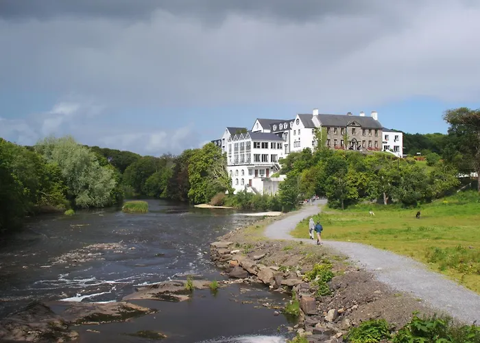 Falls Hotel & Spa